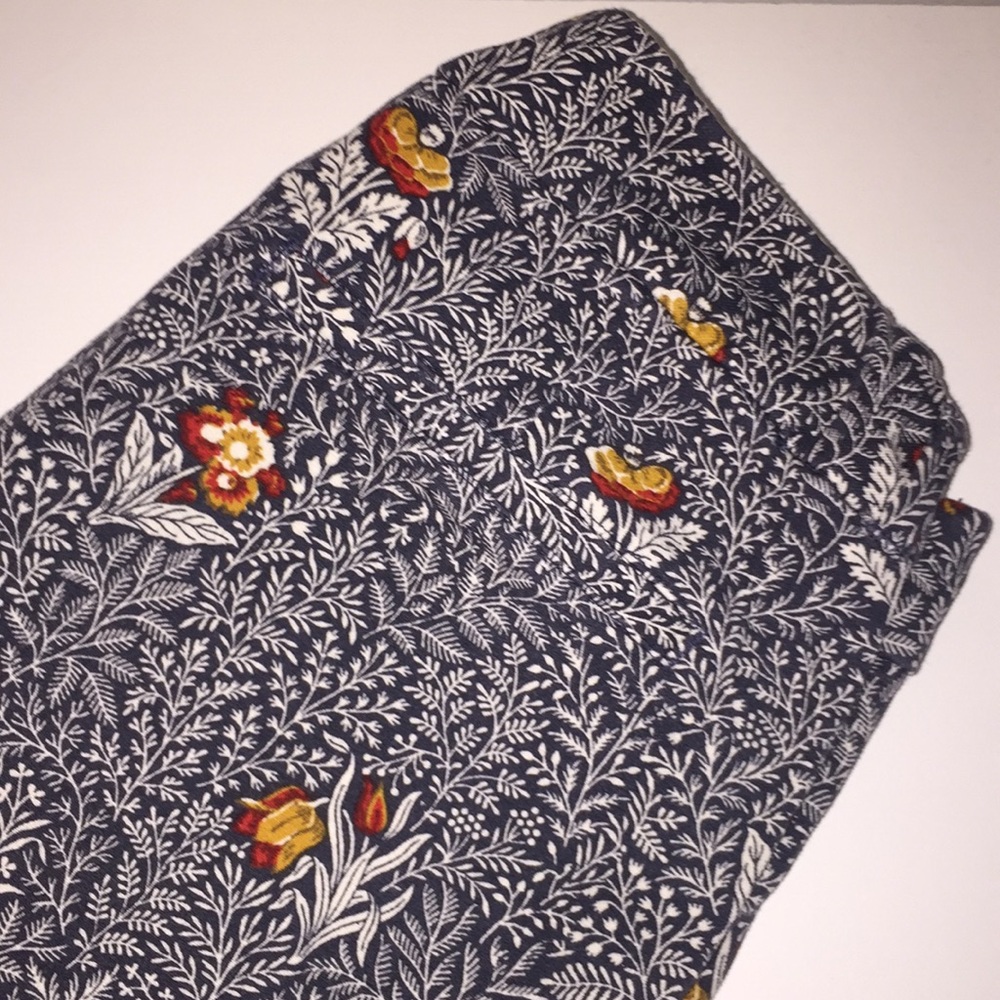 Old Navy Mid Rise Pixie Pants